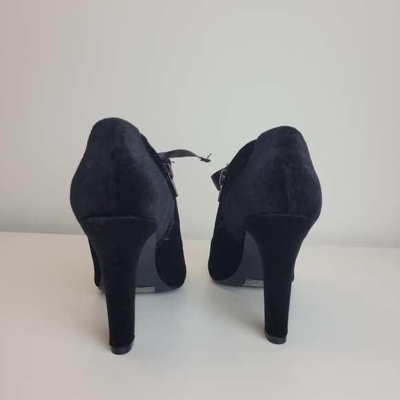 Black velvet heel satin laces coquette nwot - Picture 4 of 13
